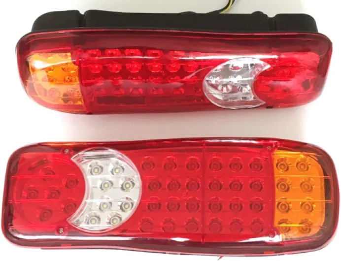 24/7Auto 2 x 12 V LED restauration Feux arrière 12 V pour camping-car Châssis de camion remorque Camion benne LKW caravane 5 fonctions Utilisation universelle