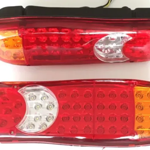 Test 24/7Auto Feux arrière LED 12 V : des feux pas chers qui font (à peu près) le job