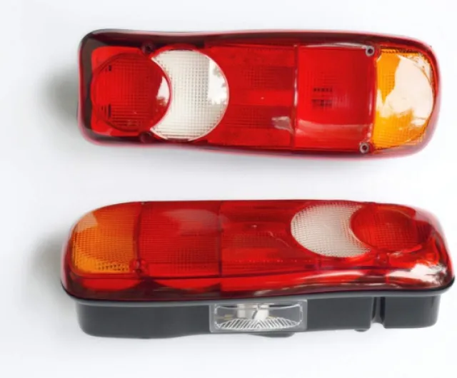 24/7 AUTO 2 x feux arrière 12V 24V AMP 1.5 pour s'adapter au bus camion BOXER DUCATO LF45 LF55 MASTER FE FL