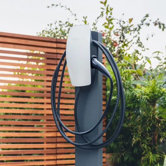Tesla Wall Connector - Type 2 - Compatible avec Tous Les véhicules électriques - Monophasé et triphasé - Jusqu'à 22 KW - Câble de 7.3m Inclus - Intérieur et extérieur