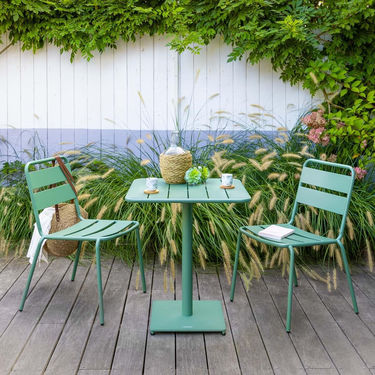 Table de Jardin Carrée Phuket Vert Olive - 2 Places - Acier Traité Epoxy Traitement Antirouille Renforcé