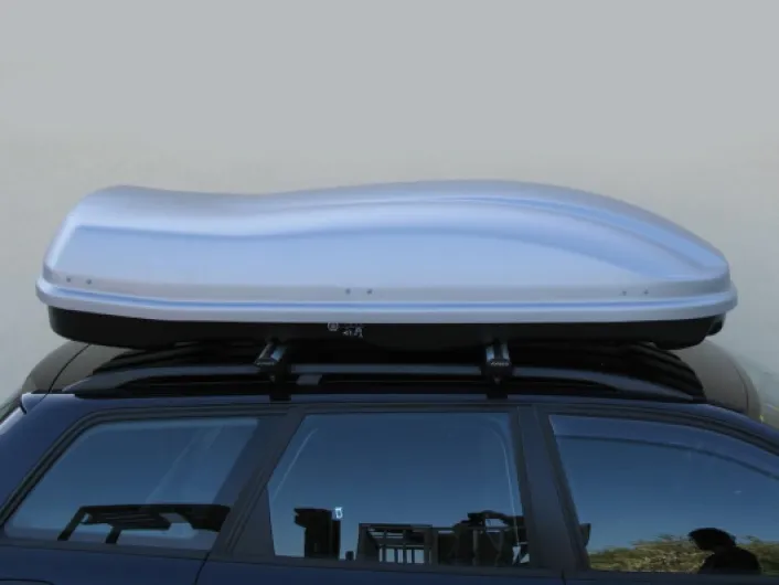 Coffre de Toit Marlin 680L Gris - Double Ouverture Latérale, Homologation TÜV-GS, Garantie 5 Ans - Serrures centralisées sur 3 Points avec clés de sécurité - Résistant aux Rayons UV