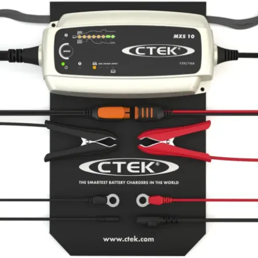 Test CTEK MXS 10 : le chargeur costaud pour voitures, camping-cars et batteries AGM