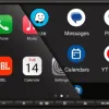Test JBL Legend 700 : l’autoradio double DIN qui mise surtout sur le son et CarPlay/Android Auto